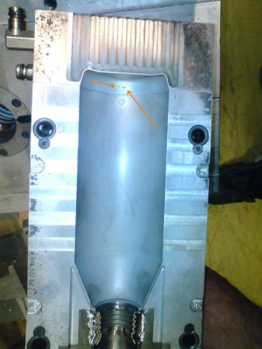 Plastic bottle mould  defect   