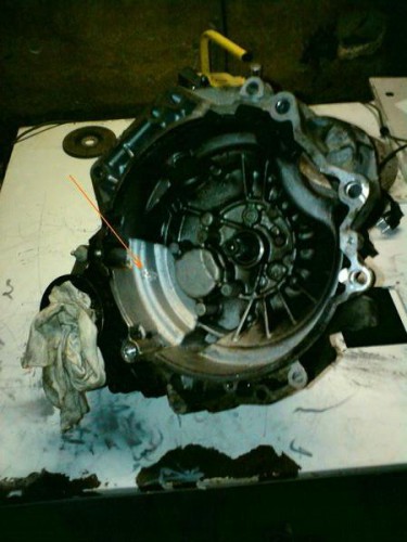 Gear box with crack     