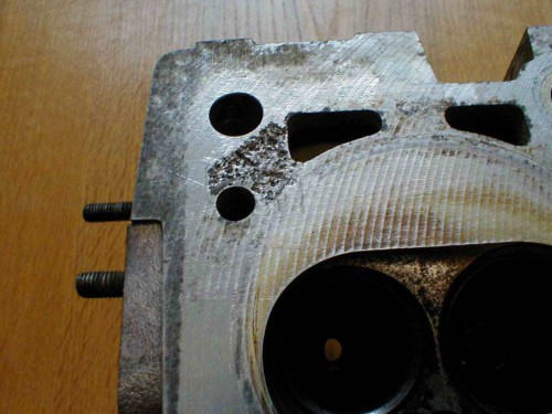 Corrosion in aluminium block head 